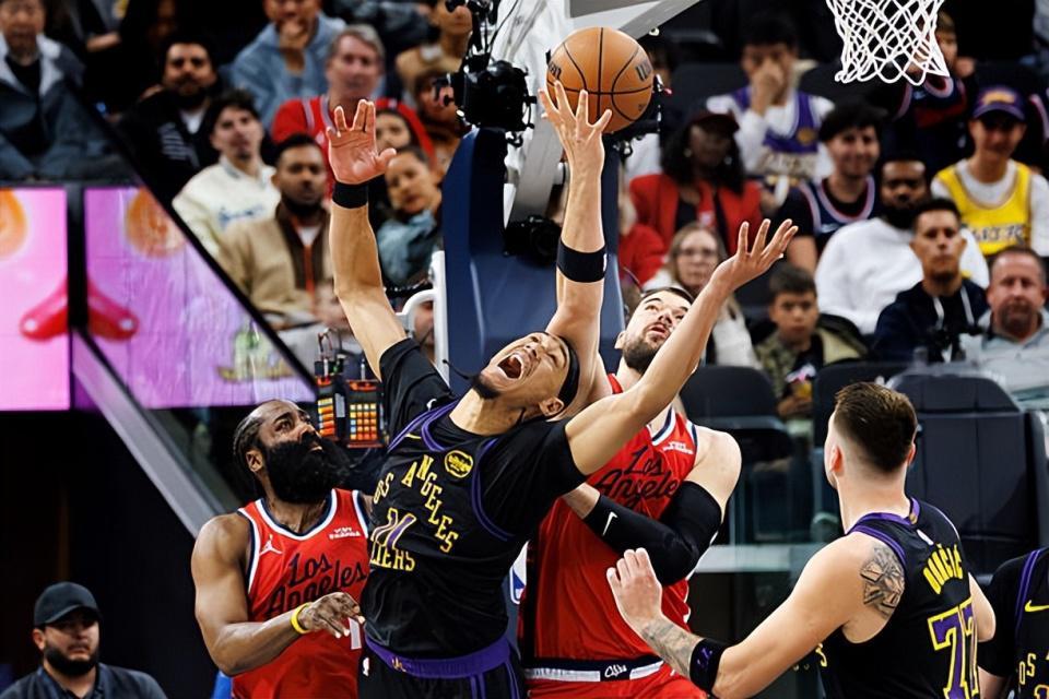 体育彩票官方网站-只是能力有限而已！湖人替补中锋好歹在比赛态度方面值得肯定？