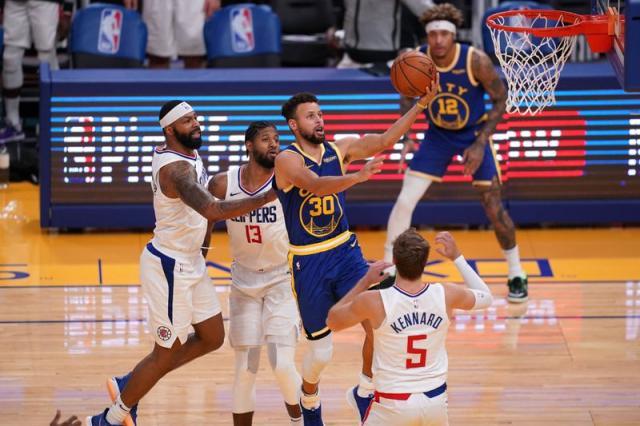 1610009610750059047.jpg 2021-01-07T063320Z_1_LYNXMPEH060EB_RTROPTP_3_BASKETBALL-NBA-GSW-LAC.jpg